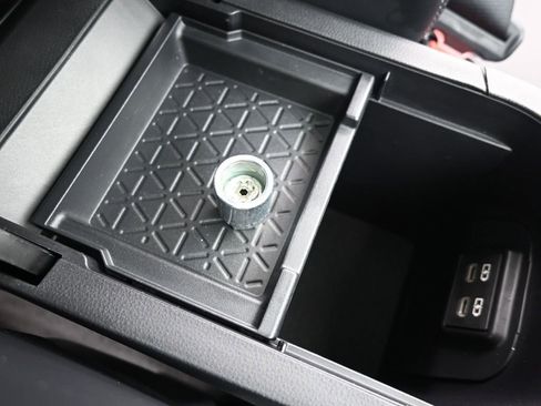 Used 2022 Toyota RAV4 Limited image 50