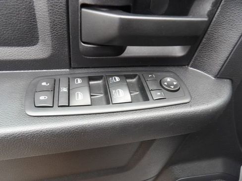 Used 2017 RAM 1500 Express image 30