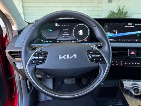 Used 2023 Kia EV6 Wind RWD image 33