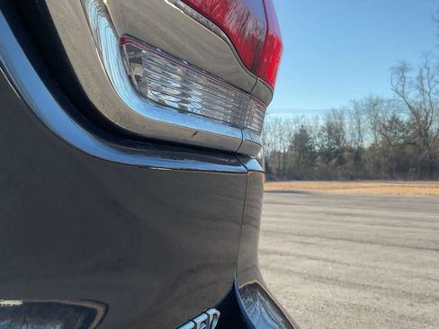 Used 2014 Jeep Grand Cherokee Limited image 14