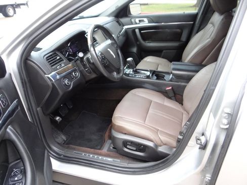 Used 2013 Lincoln MKS AWD image 11