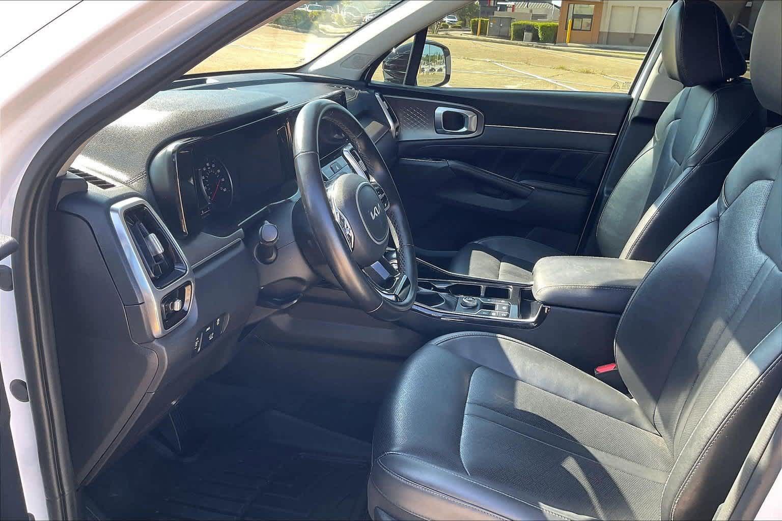 Used 2022 Kia Sorento SX FWD image 2