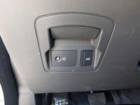 Used 2022 Land Rover Range Rover Velar S image 21