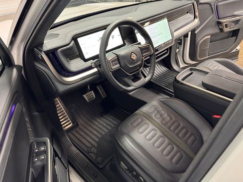 Used 2022 Rivian R1T Adventure image 19