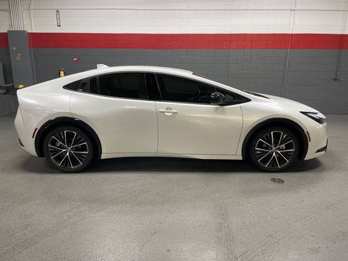 Certified 2024 Toyota Prius XLE image 37