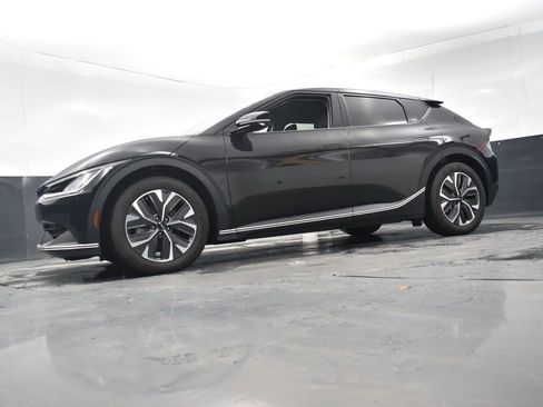 Used 2024 Kia EV6 Light image 21
