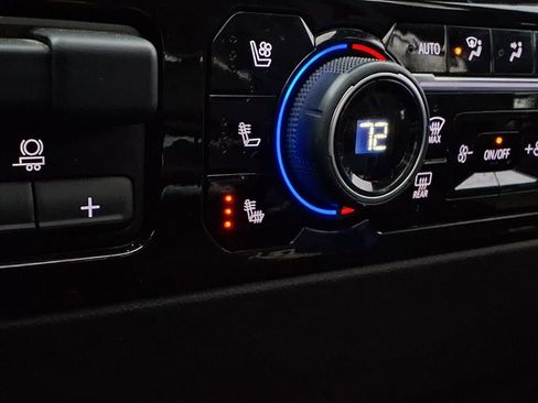 Used 2023 Chevrolet Silverado 1500 ZR2 w/ Technology Package image 9