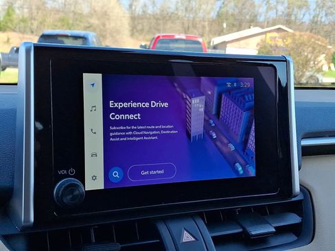 Used 2025 Toyota RAV4 XLE image 19