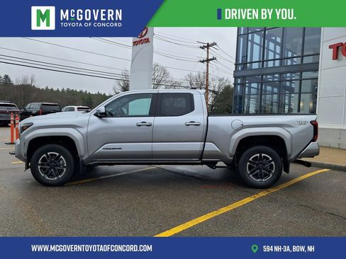 Used 2025 Toyota Tacoma TRD Sport AWD/4WD image 2