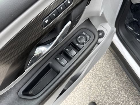 Used 2020 GMC Terrain SLT w/ Preferred Package image 14