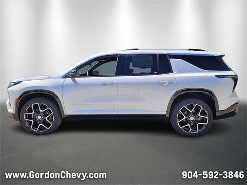 New 2025 Chevrolet Traverse High Country image 2