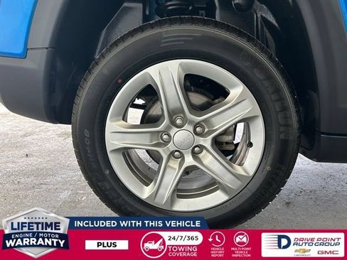 Used 2024 Jeep Compass Latitude AWD/4WD image 12