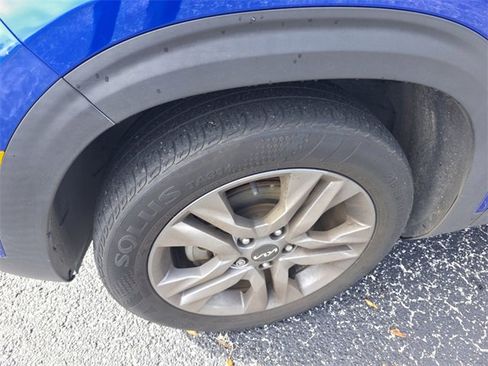 Used 2023 Kia Seltos S image 11