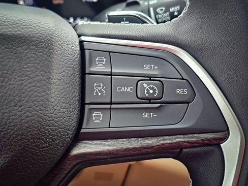 New 2025 Jeep Grand Cherokee Limited image 21