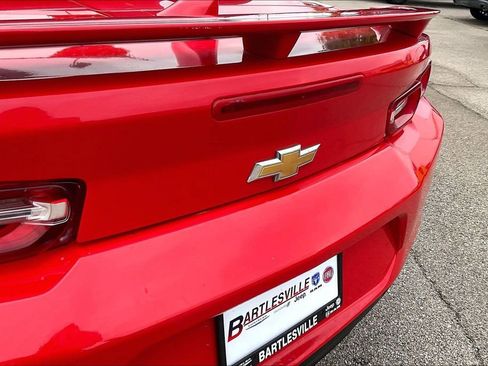 Used 2020 Chevrolet Camaro LT RWD image 14