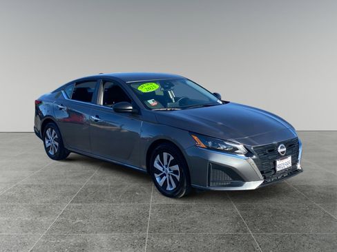 Used 2025 Nissan Altima 2.5 S image 7