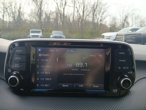 Used 2019 Hyundai Tucson SE image 18