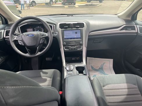 Used 2020 Ford Fusion SE FWD image 21