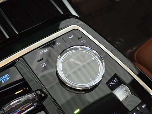 New 2026 BMW i7 xDrive60 w/ Executive Package image 27