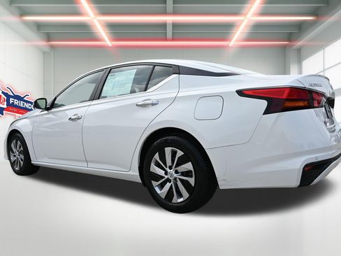Used 2021 Nissan Altima 2.5 S w/ Driver Assist Package FWD image 2