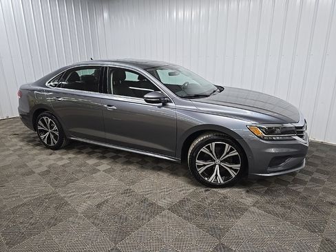 Used 2020 Volkswagen Passat 2.0T SEL image 1