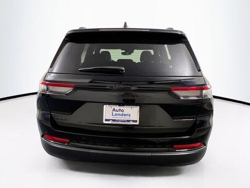 Used 2023 Jeep Grand Cherokee Altitude image 6