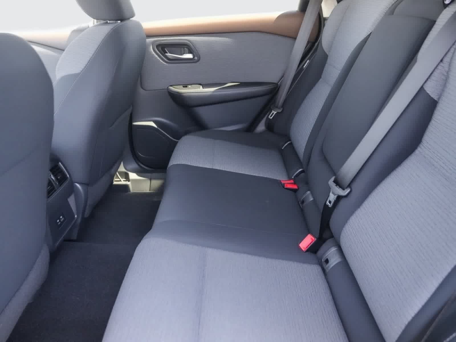 Used 2023 Nissan Rogue SV FWD image 21