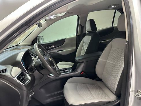 Used 2020 Chevrolet Equinox LS w/ LS Convenience Package FWD image 18