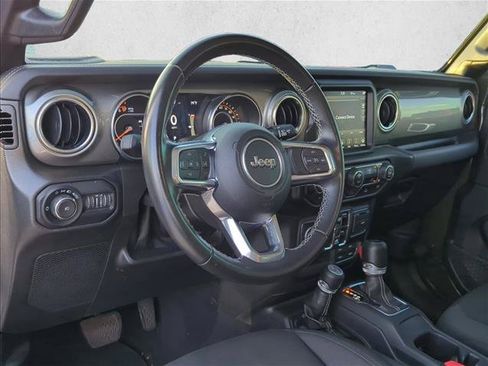 Used 2022 Jeep Wrangler Unlimited Sahara AWD/4WD image 9