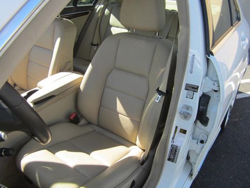 Used 2014 Mercedes-Benz C 250 Sedan image 24
