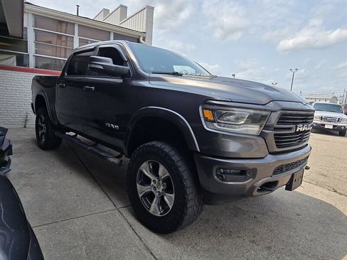 Used 2019 RAM 1500 Laramie w/ Sport Appearance Package AWD/4WD image 3