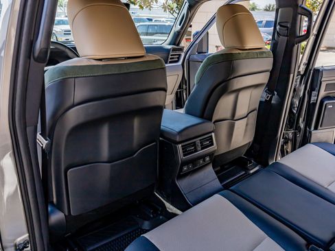 Used 2025 Lexus GX 550 image 35