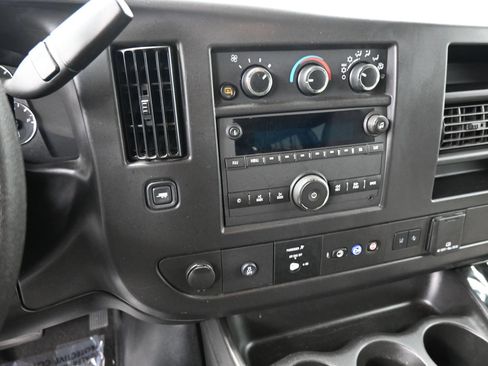 Used 2025 Chevrolet Express 3500 LT w/ LT Preferred Equipment Group RWD image 15
