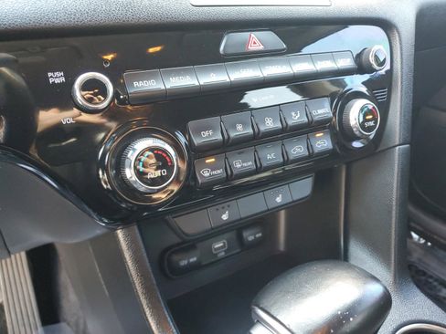 Used 2020 Kia Sportage EX image 20