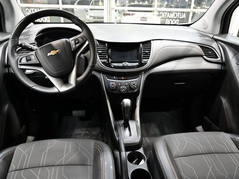 Used 2022 Chevrolet Trax LT w/ Driver Confidence Package image 12