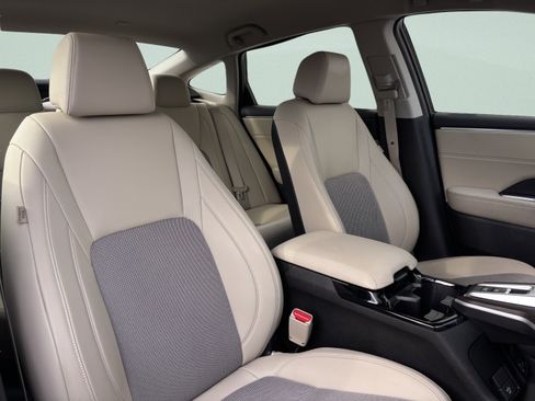 Certified 2018 Honda Clarity Plug-In Hybrid image 36