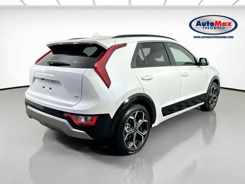 Used 2023 Kia Niro EX Touring FWD image 2