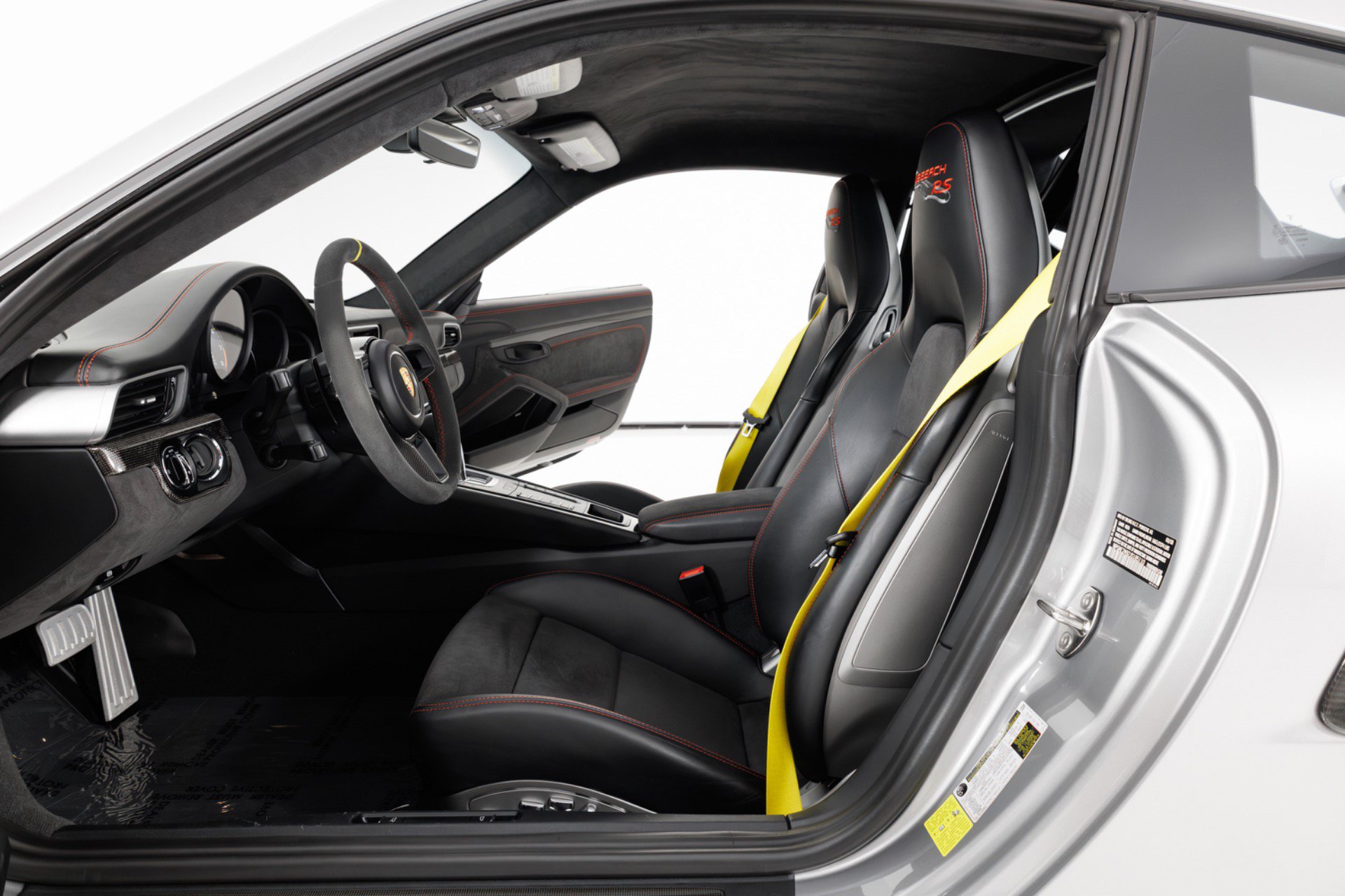 Used 2018 Porsche 911 GT2 RS RWD image 15