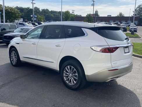 Used 2022 Buick Enclave Essence FWD image 5