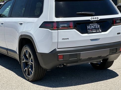 New 2026 Jeep Cherokee Overland w/ Trailer Tow Group AWD/4WD image 5