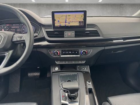 Used 2018 Audi Q5 2.0T Premium Plus w/ Premium Plus Package image 3
