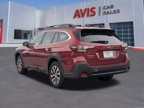 Used 2025 Subaru Outback Premium AWD/4WD image 3