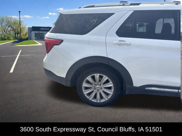 Used 2021 Ford Explorer Limited w/ Equipment Group 301A AWD/4WD image 8