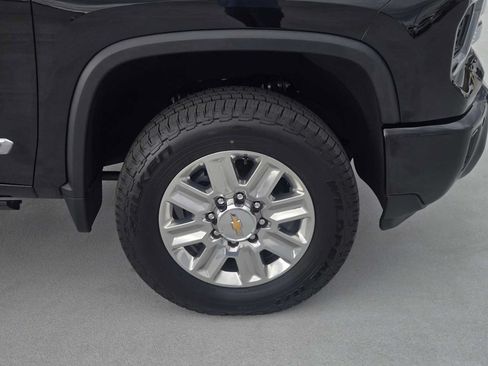 Used 2025 Chevrolet Silverado 3500 High Country w/ High Country Premium Package AWD/4WD image 9