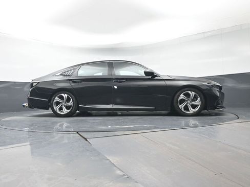 Used 2020 Honda Accord EX image 34