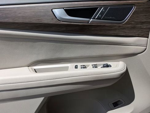 Certified 2025 Volkswagen Atlas SEL Premium R-Line image 29