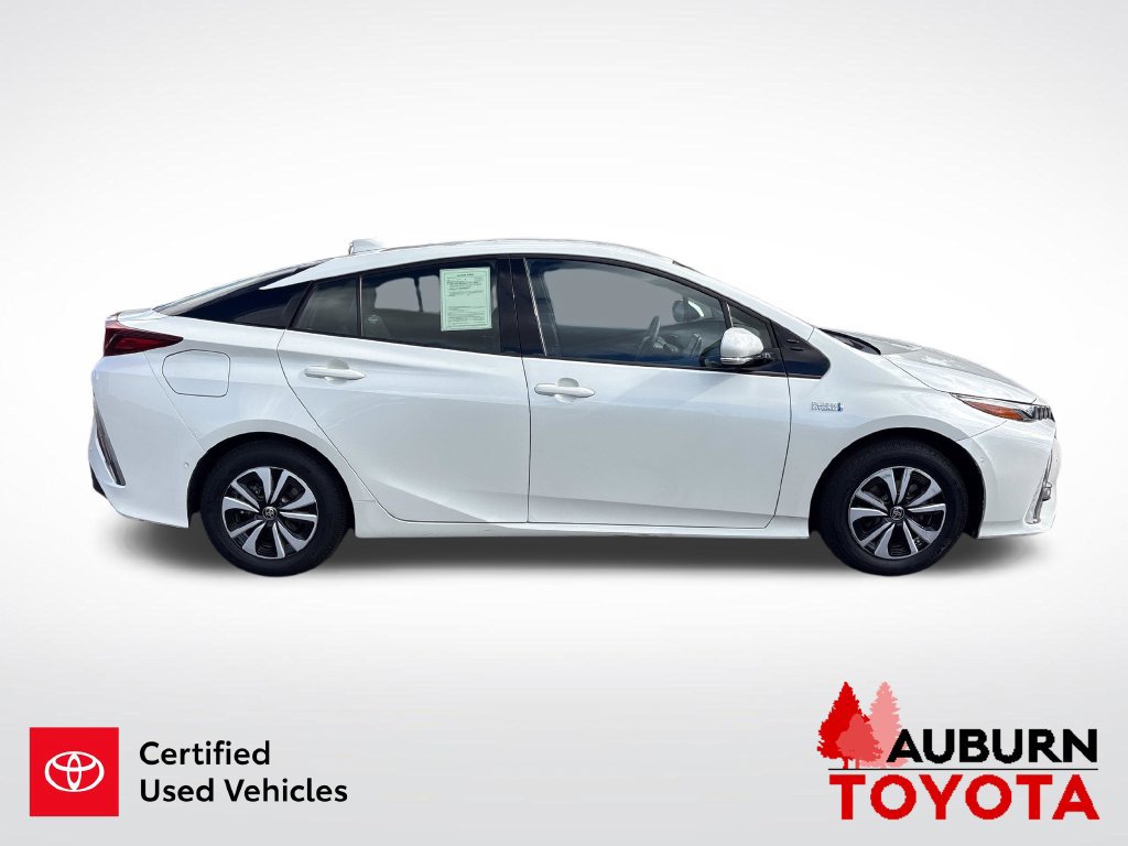 Certified 2017 Toyota Prius Prime Advanced w/ Carpet Mat Package FWD image 5