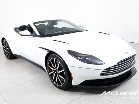 Used 2020 Aston Martin DB11 Volante RWD image 4