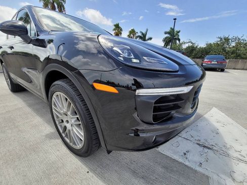 Used 2016 Porsche Cayenne S w/ Premium Plus Package AWD/4WD image 33