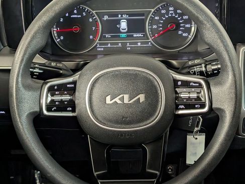 Used 2022 Kia Sorento LX image 13